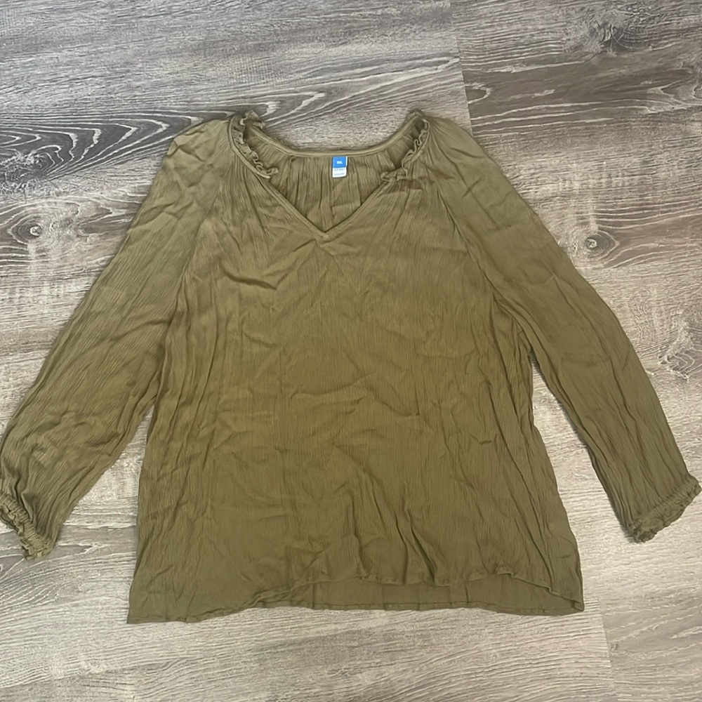 Old navy long sleeve great condition top!
